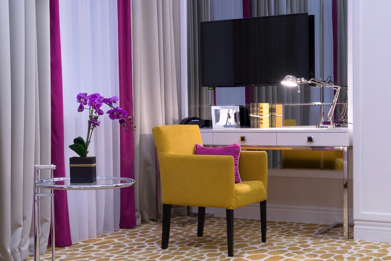 Mirax Sapphire Boutique Hotel Kharkiv Bagian luar foto