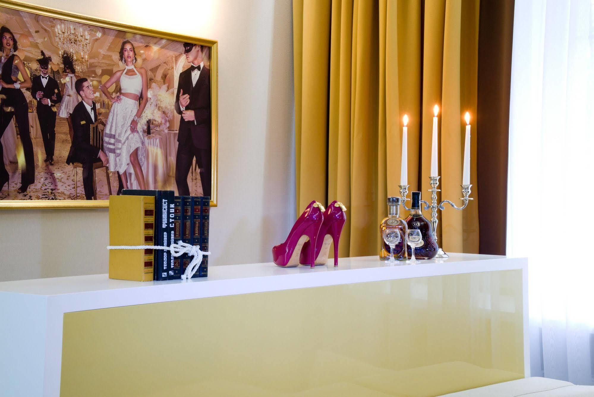 Mirax Sapphire Boutique Hotel Kharkiv Bagian luar foto