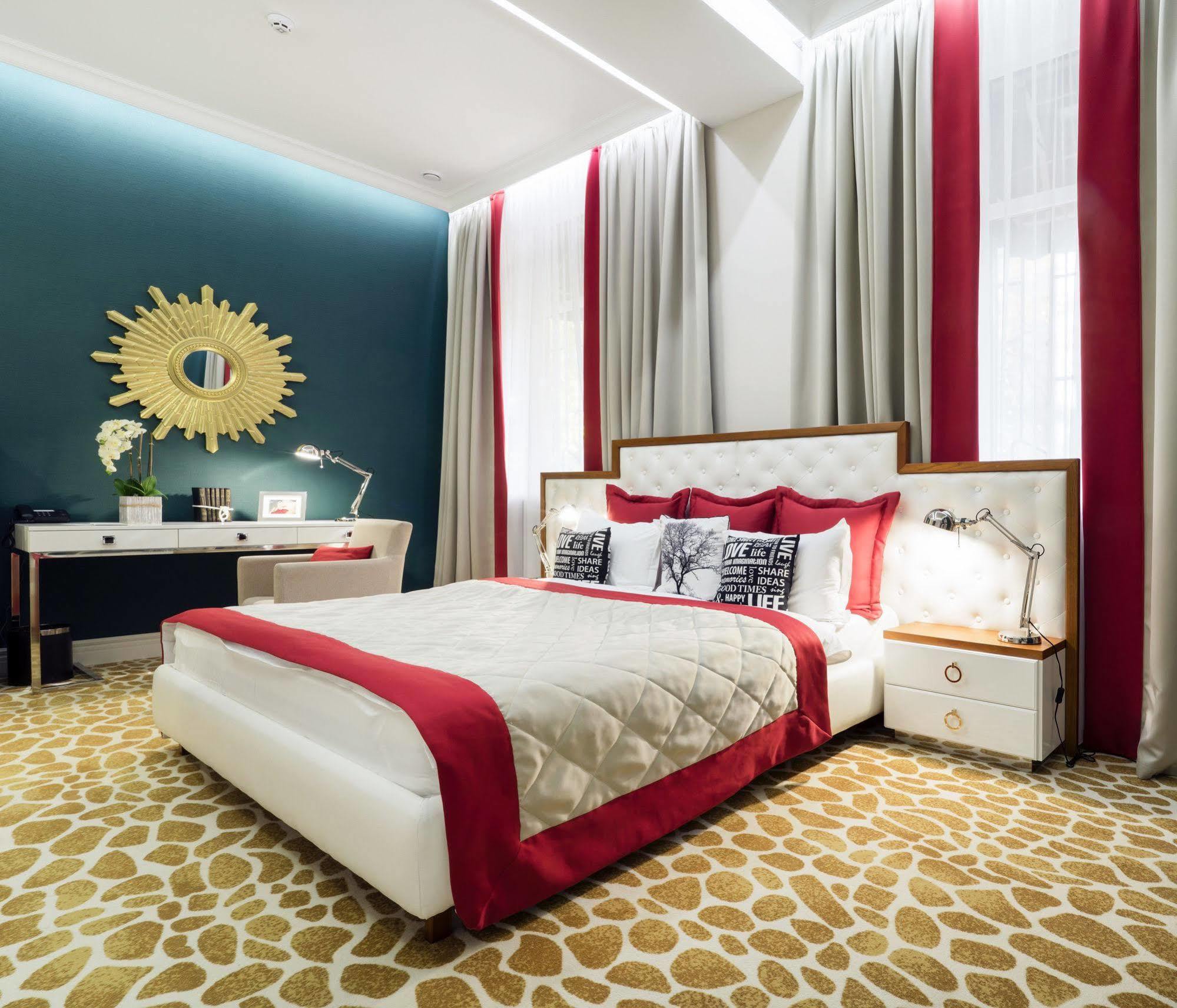 Mirax Sapphire Boutique Hotel Kharkiv Bagian luar foto