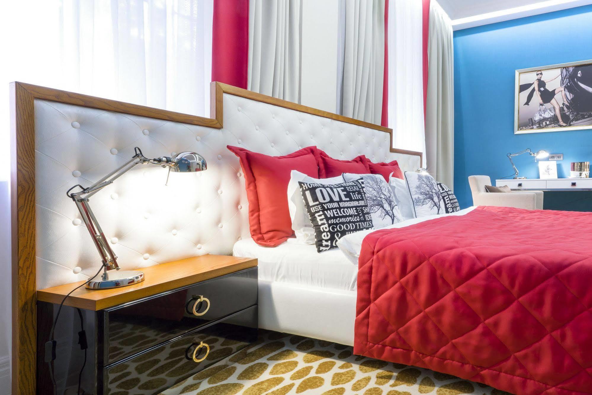Mirax Sapphire Boutique Hotel Kharkiv Bagian luar foto