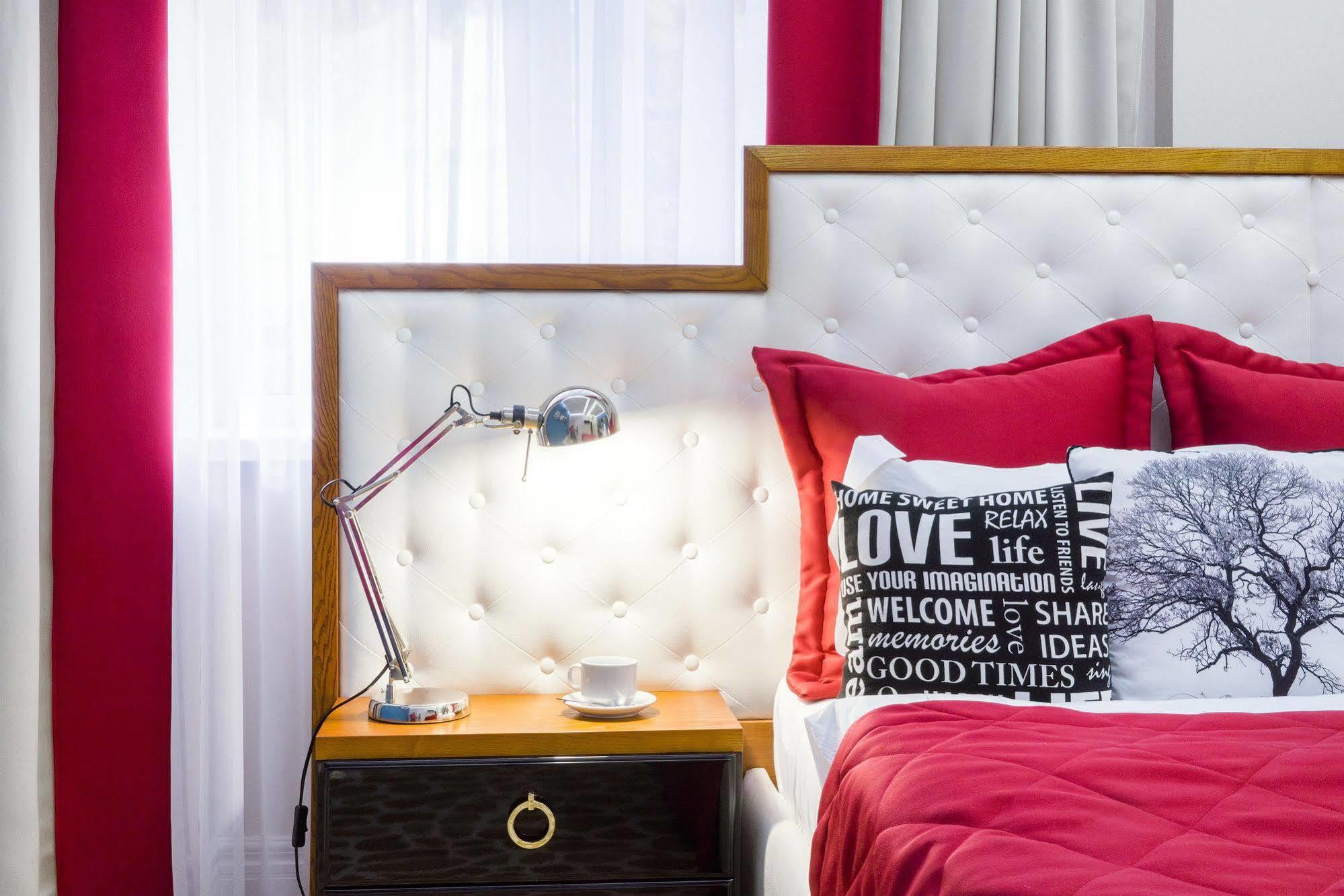 Mirax Sapphire Boutique Hotel Kharkiv Bagian luar foto