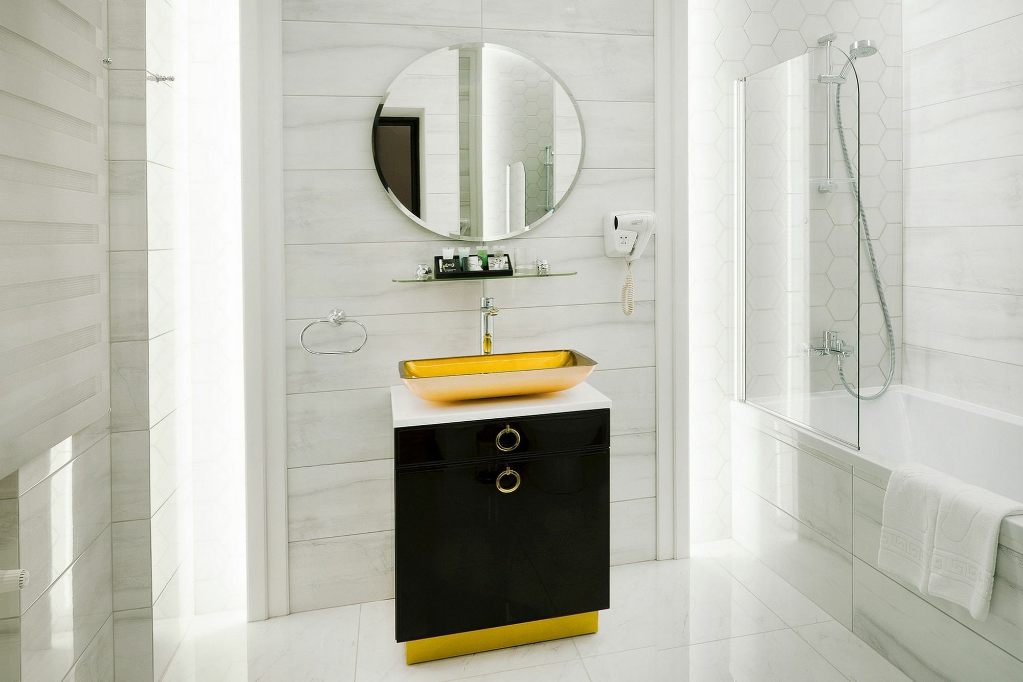 Mirax Sapphire Boutique Hotel Kharkiv Bagian luar foto